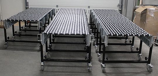 Flexible expandable roller conveyors